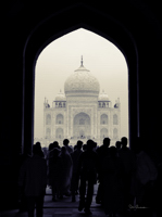 Foule devant le Taj-Mahal