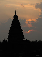 Lever de soleil sur le temple du rivage, Mahabalipuram