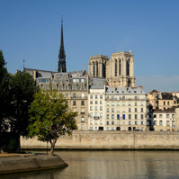 Notre-Dame de Paris depuis le quai de l'Hotel de Ville