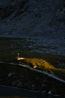 Dernier rayon de soleil sur un calvaire du chemin du col de la Vanoise